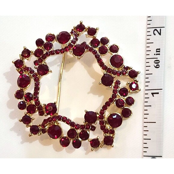 Dana Buchman Brooch Pin Festive Red Crystal Gold Tone Jewelry - Picture 3 of 6